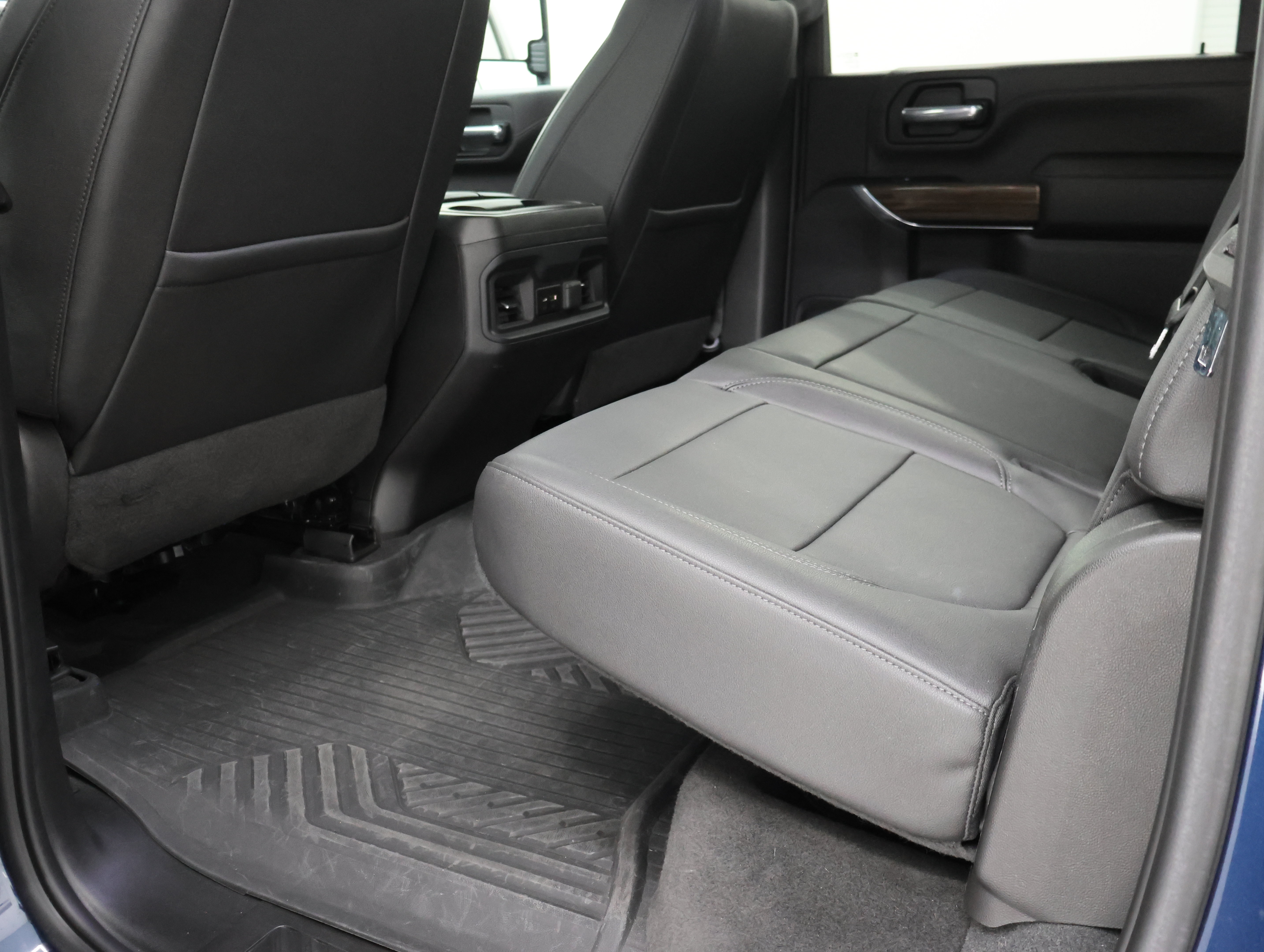Used 2023 Chevrolet Silverado 2500 LT w/ Convenience Package AWD/4WD image 9