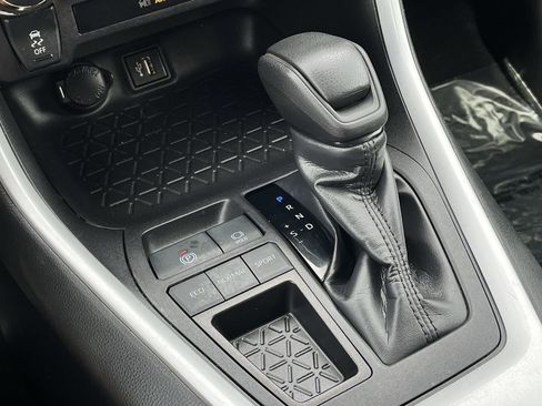 Used 2024 Toyota RAV4 XLE image 17