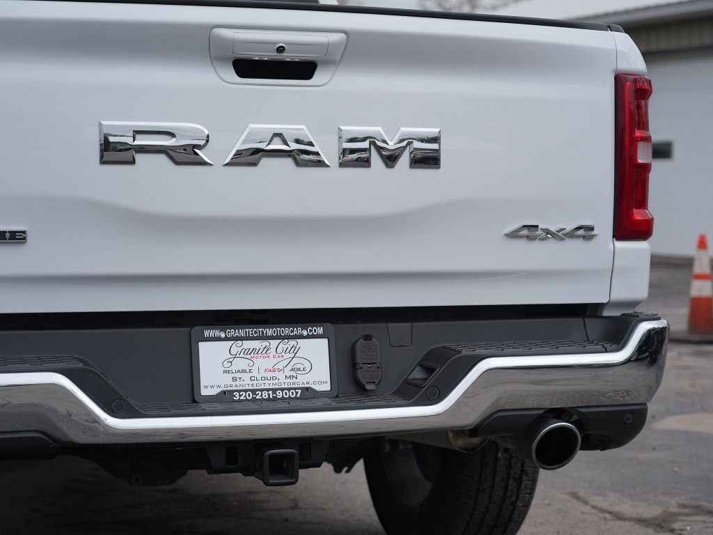 Used 2025 RAM 1500 Laramie AWD/4WD image 10