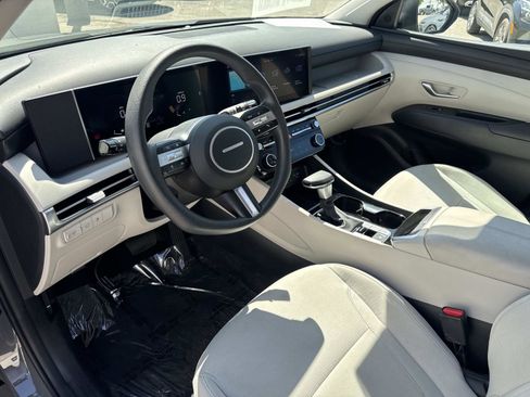 Used 2025 Hyundai Tucson SEL FWD image 13