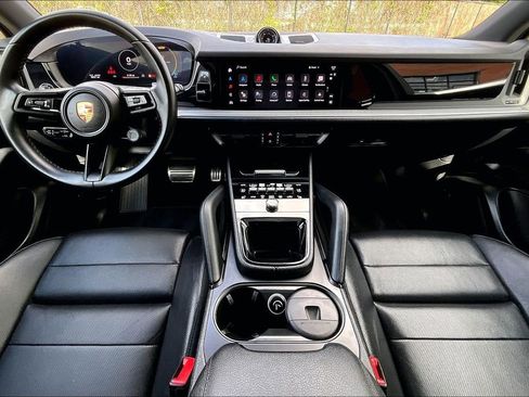 Used 2024 Porsche Cayenne image 20