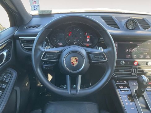 Used 2022 Porsche Macan image 17