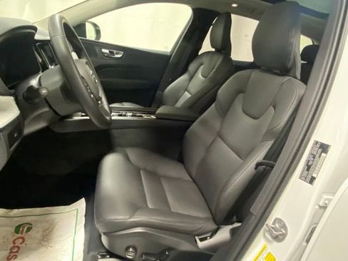 Certified 2025 Volvo XC60 B5 Plus AWD/4WD image 11
