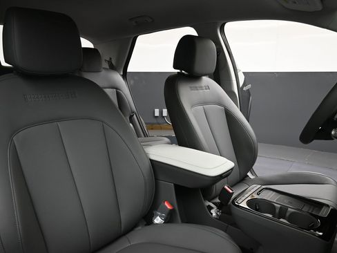 New 2025 Hyundai Ioniq 5 SEL image 13