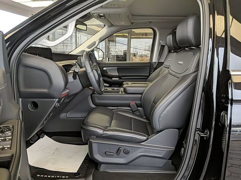 Certified 2025 Ford Expedition Max Platinum image 14