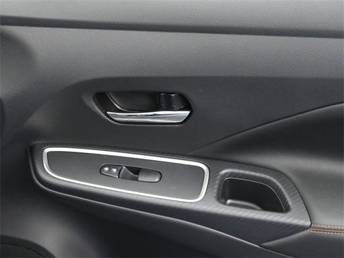 New 2025 Nissan Versa SR w/ Trunk Package image 32