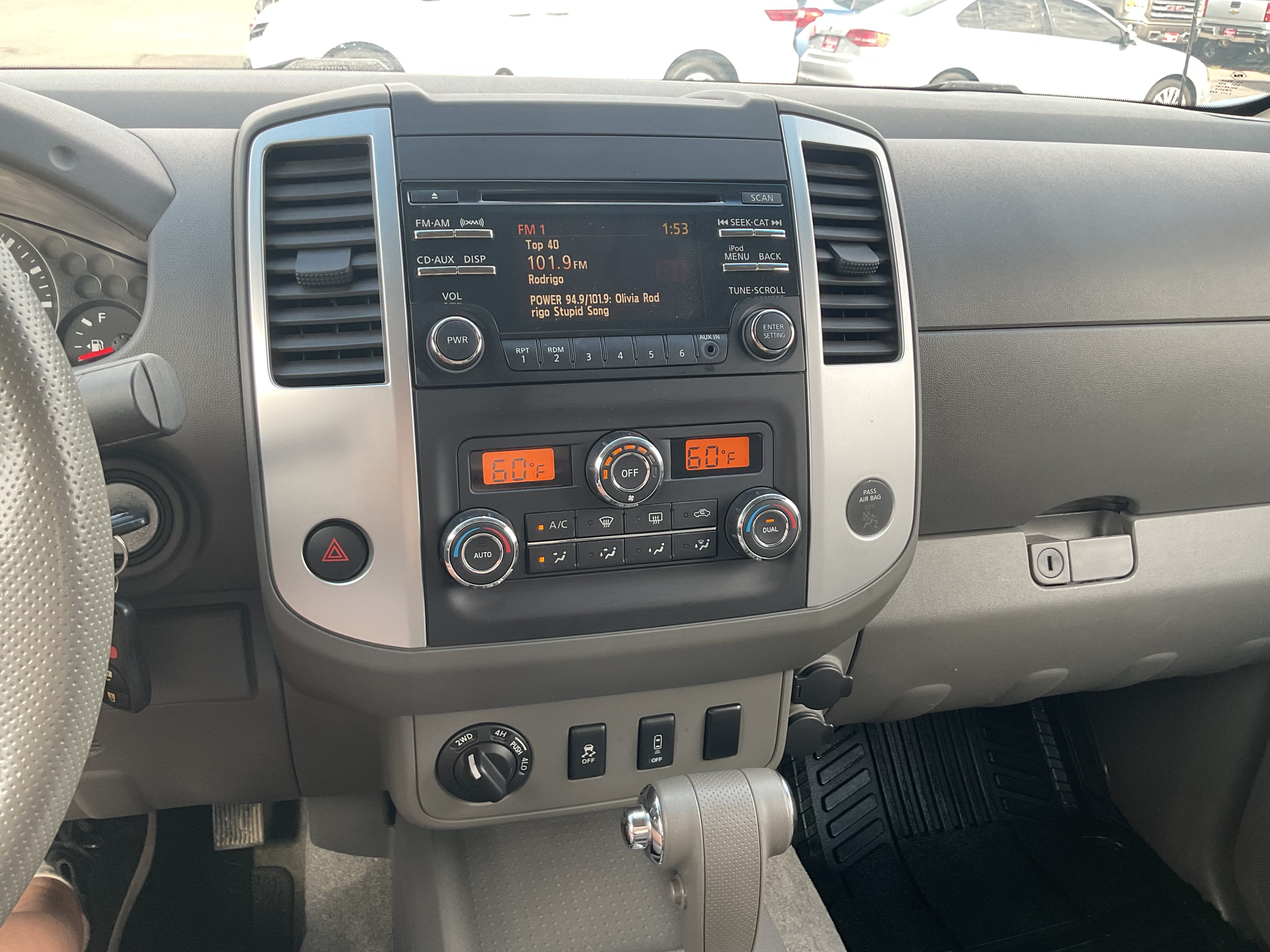 Used 2013 Nissan Frontier SV w/ SV Value Truck Pkg AWD/4WD image 15