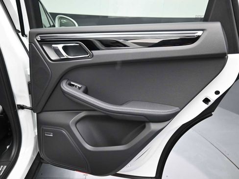 New 2026 Porsche Macan AWD/4WD image 20