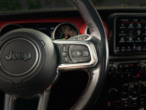 Used 2021 Jeep Gladiator Rubicon AWD/4WD image 17