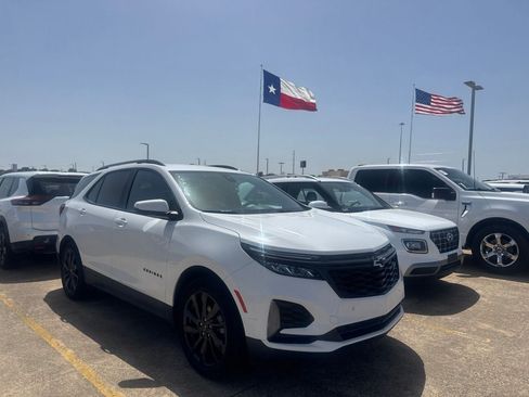 Used 2024 Chevrolet Equinox RS FWD image 2