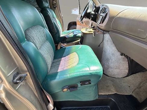 Used 2000 Ford E-350 and Econoline 350 Extended Super Duty RWD image 29