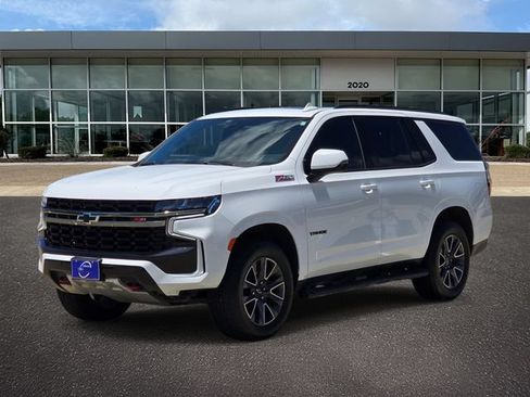 Used 2022 Chevrolet Tahoe Z71 w/ Luxury Package AWD/4WD image 3