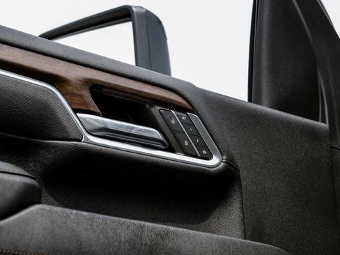 Used 2024 Chevrolet Silverado 2500 High Country w/ High Country Premium Package image 54