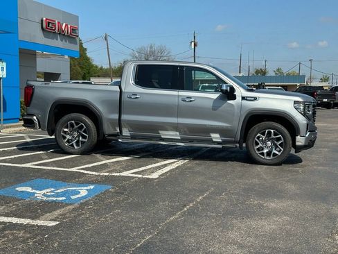 New 2026 GMC Sierra 1500 SLT w/ SLT Premium Package image 4