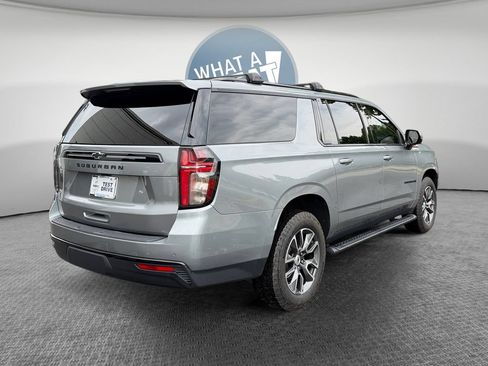 Used 2023 Chevrolet Suburban Z71 w/ Luxury Package AWD/4WD image 3