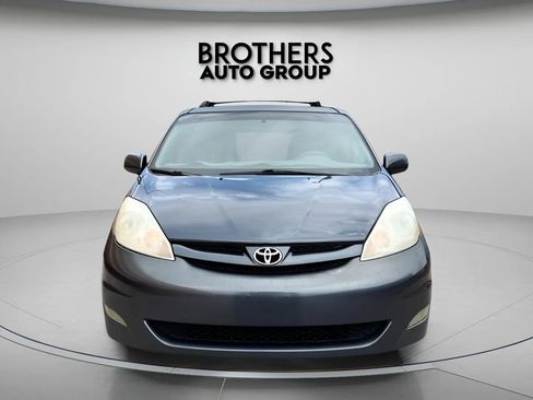 Used 2008 Toyota Sienna XLE Limited FWD image 5