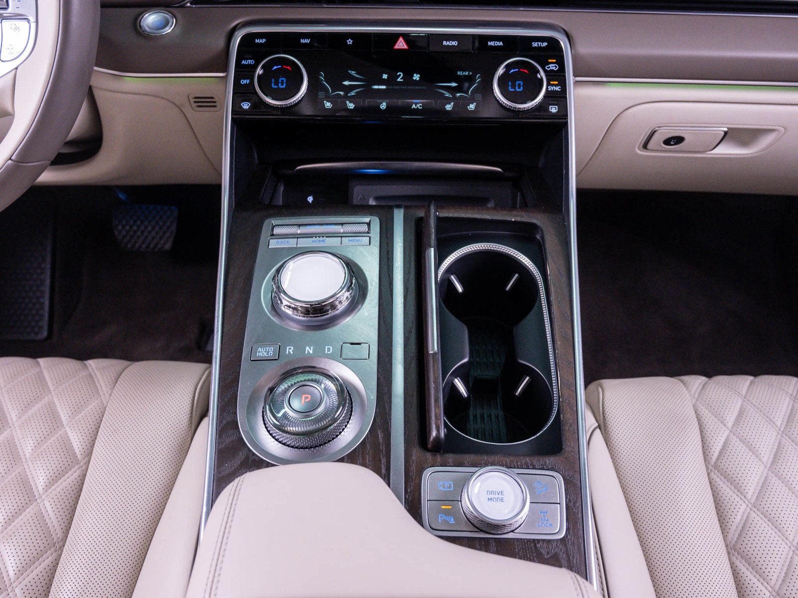 Used 2024 Genesis GV80 3.5T Prestige Signature AWD/4WD image 29