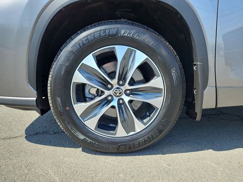 Certified 2025 Toyota Highlander XLE AWD/4WD image 34