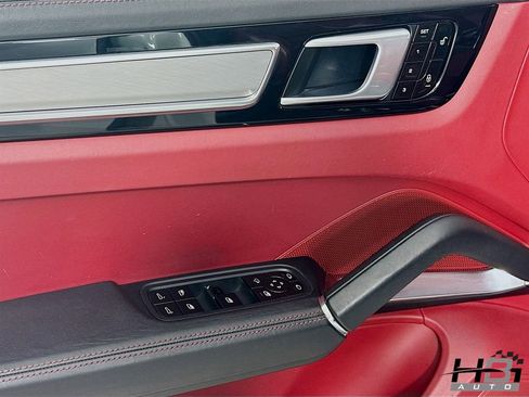 Used 2019 Porsche Cayenne Turbo w/ Premium Plus Package image 14