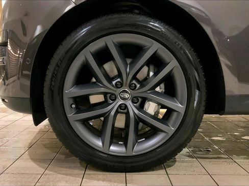 Used 2025 Land Rover Range Rover Sport SE image 10