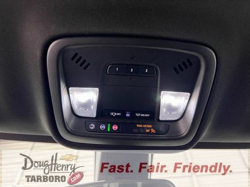 Used 2022 Chevrolet Traverse LT image 53