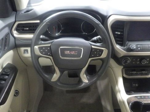 Used 2023 GMC Acadia Denali w/ Denali Ultimate Package AWD/4WD image 9
