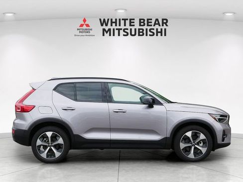 Used 2026 Volvo XC40 B5 Plus AWD/4WD image 6