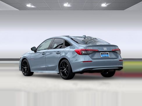 Used 2024 Honda Civic Sport image 3