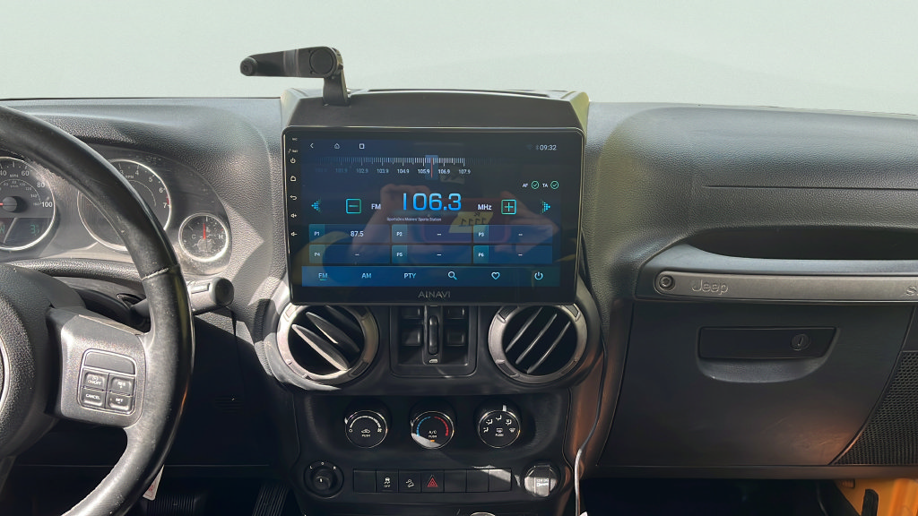 Used 2012 Jeep Wrangler Unlimited Sport AWD/4WD image 10