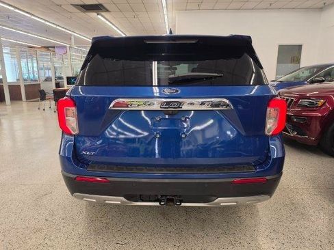 Used 2020 Ford Explorer XLT w/ Equipment Group 202A AWD/4WD image 5
