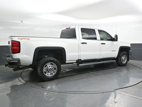 Used 2015 Chevrolet Silverado 2500 W/T AWD/4WD image 2