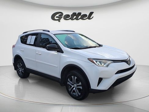 Used 2017 Toyota RAV4 LE image 7