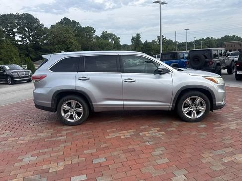 Used 2014 Toyota Highlander Limited FWD image 16