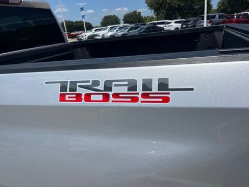 Used 2021 Chevrolet Silverado 1500 LT Trail Boss w/ Bed Protection Package AWD/4WD image 6