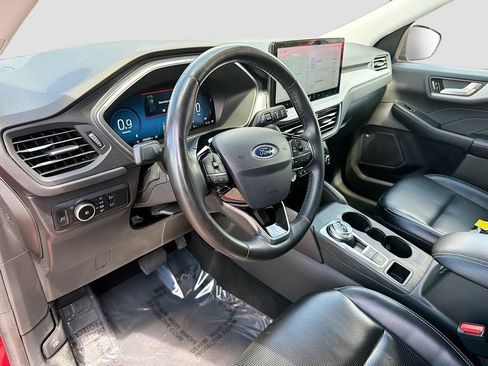 Used 2024 Ford Escape Platinum AWD/4WD image 9