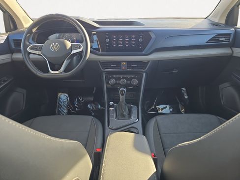 Certified 2024 Volkswagen Taos SE image 3