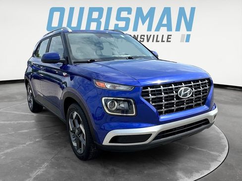 Used 2025 Hyundai Venue SEL FWD image 1