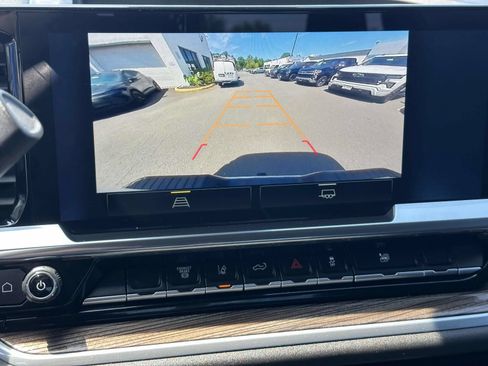Certified 2025 Chevrolet Silverado 2500 LT w/ Convenience Package AWD/4WD image 11
