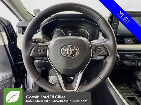 Used 2021 Toyota RAV4 XLE w/ Convenience Package AWD/4WD image 8
