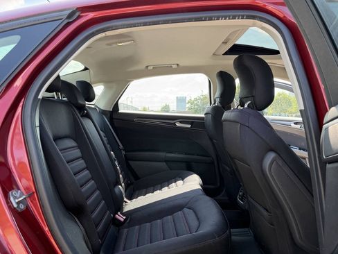Used 2013 Ford Fusion SE FWD image 3