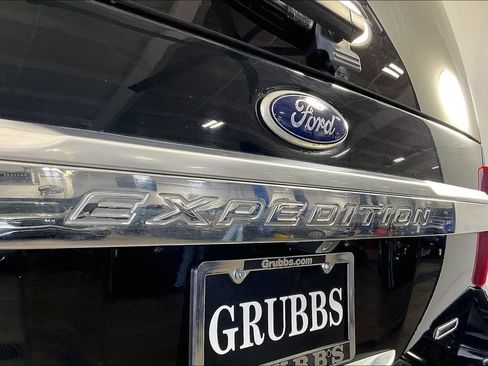 Used 2016 Ford Expedition Platinum RWD image 41
