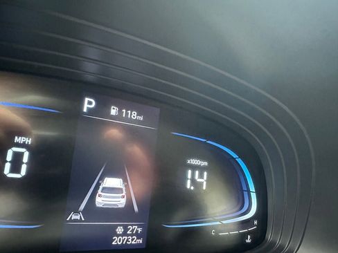 Used 2023 Hyundai Venue SEL w/ Cargo Package image 13