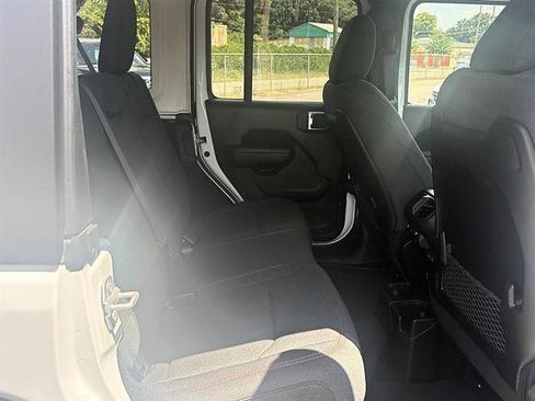 Used 2026 Jeep Wrangler Unlimited Rubicon AWD/4WD image 14