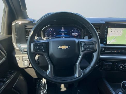 Used 2025 Chevrolet Silverado 1500 High Country w/ Technology Package AWD/4WD image 13