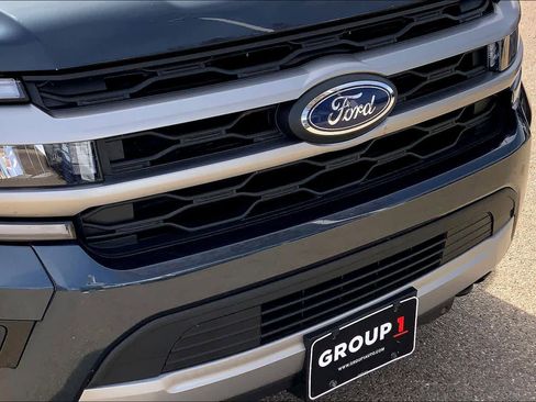 Used 2023 Ford Expedition XLT image 30