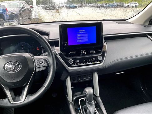 Certified 2025 Toyota Corolla Cross XLE AWD/4WD image 18