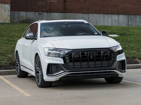 Used 2023 Audi SQ8 Prestige AWD/4WD image 2