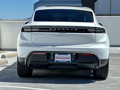 Used 2025 Porsche Macan 4S Electric AWD/4WD image 7