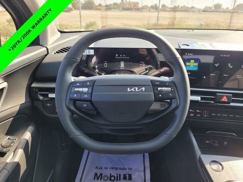 New 2026 Kia Sportage LX image 12