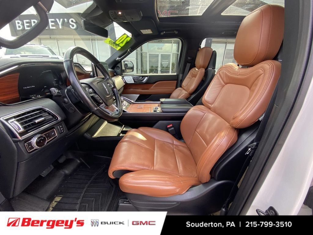 Used 2020 Lincoln Navigator Reserve w/ Equipment Group 208A Reserve AWD/4WD image 22